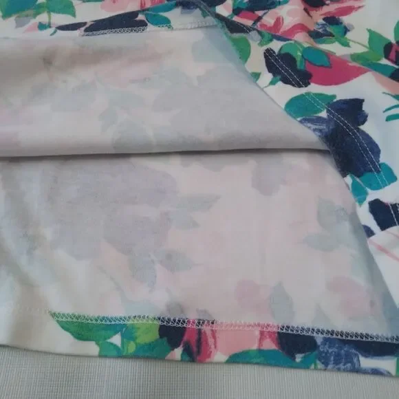 Studio Works Colorful Floral Pattern Short Sleeve The Studio Tee Petite Large - Picture 8 of 12
